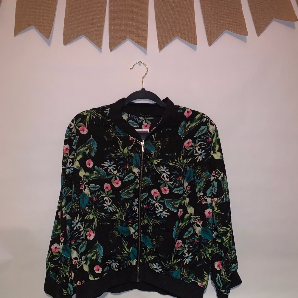 TRENDY JACKET